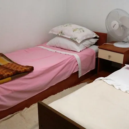 Zorica * Brodarica (Sibenik-Knin)