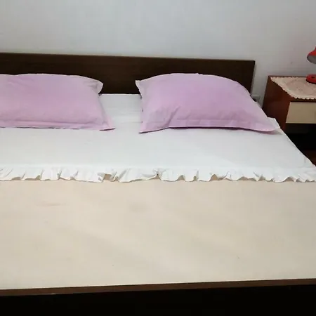 Zorica * Brodarica (Sibenik-Knin)