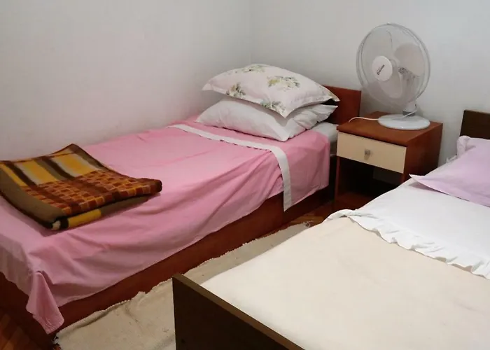 Zorica * Brodarica (Sibenik-Knin)