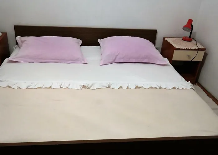 Zorica * Brodarica (Sibenik-Knin)