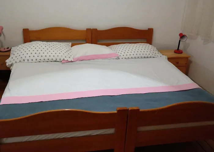 Zorica Brodarica (Sibenik-Knin)